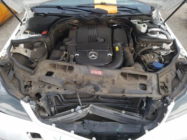2013 MERCEDES-BENZ C 250 - WDDGF4HB3DR298819