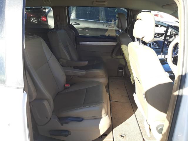 2011 VOLKSWAGEN ROUTAN SE 2V4RW3DG3BR738954