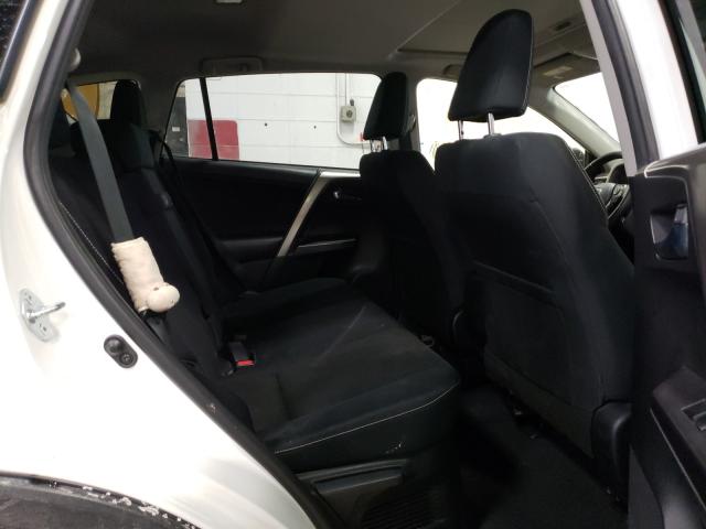 2016 TOYOTA RAV4 HV XL JTMRJREV0GD029529