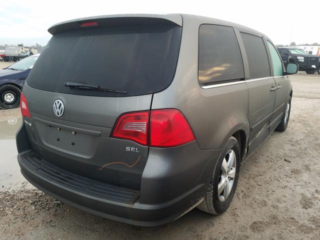 2010 VOLKSWAGEN ROUTAN SEL 2V4RW5DX0AR230984