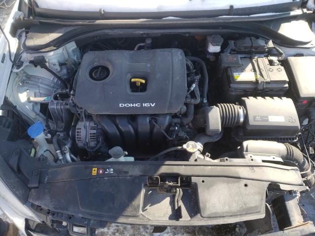 2017 HYUNDAI ELANTRA 5NPD84LF1HH046260