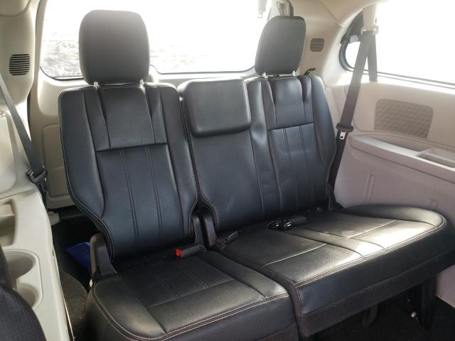 2015 CHRYSLER TOWN & COU 2C4RC1BG7FR743932