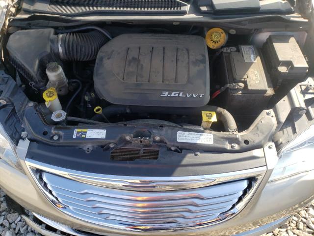 2015 CHRYSLER TOWN & COU 2C4RC1BG7FR743932