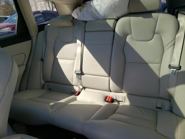 2021 VOLVO XC60 T5 MO YV4102RKXM1738552