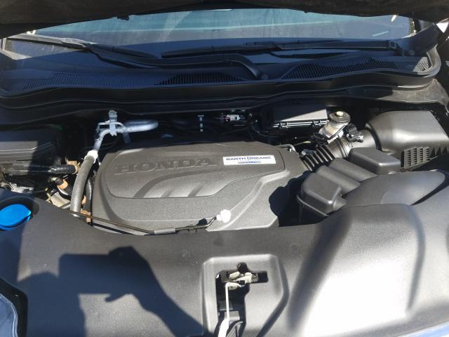 2018 HONDA PILOT TOUR 5FNYF5H93JB012700