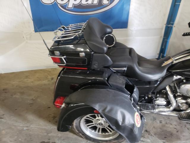 2011 HARLEY-DAVIDSON FLHTCUTG 1HD1MAM17BB852563