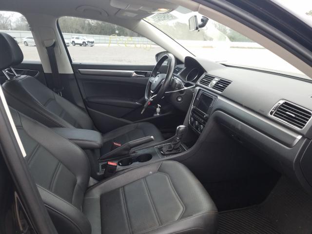 2017 VOLKSWAGEN PASSAT R-L 1VWDT7A34HC082445