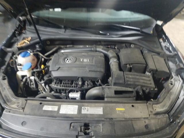 2017 VOLKSWAGEN PASSAT R-L 1VWDT7A35HC064830