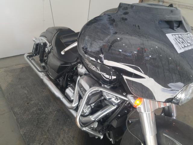 2019 HARLEY-DAVIDSON FLHX 1HD1KBC17KB623779