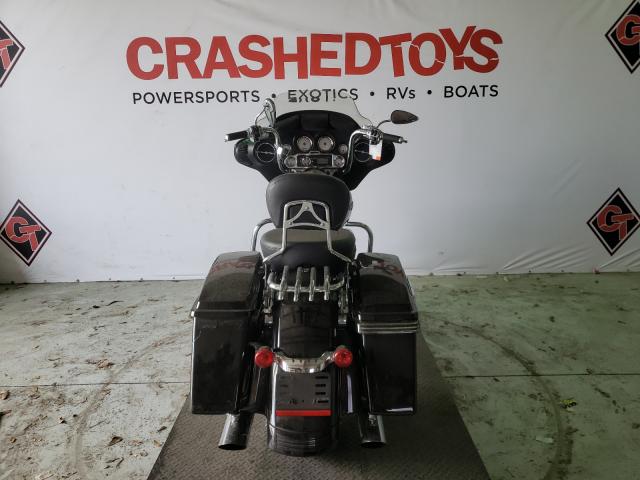 2011 HARLEY-DAVIDSON FLHX 1HD1KBM12BB678297