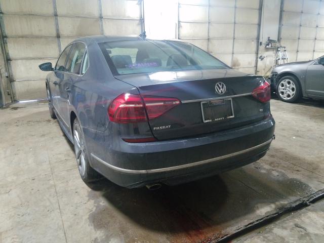 2017 VOLKSWAGEN PASSAT R-L 1VWDT7A35HC064830