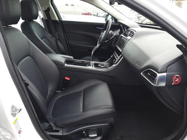 2019 JAGUAR XE SAJAR4FX5KCP48445