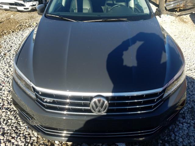 2017 VOLKSWAGEN PASSAT R-L 1VWDT7A35HC084849