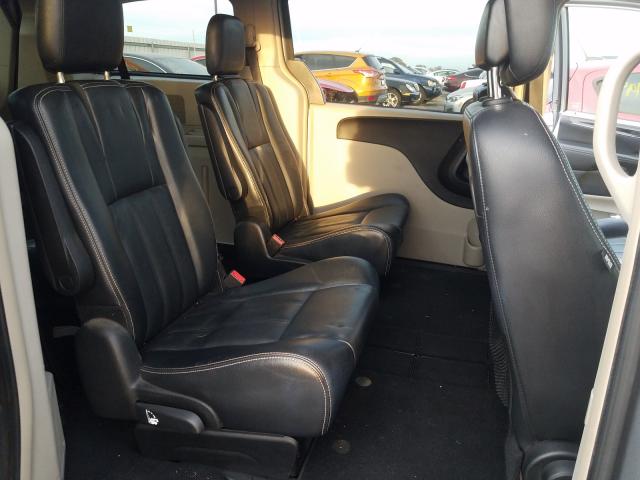 2013 CHRYSLER TOWN & COU - 2C4RC1BG3DR583321