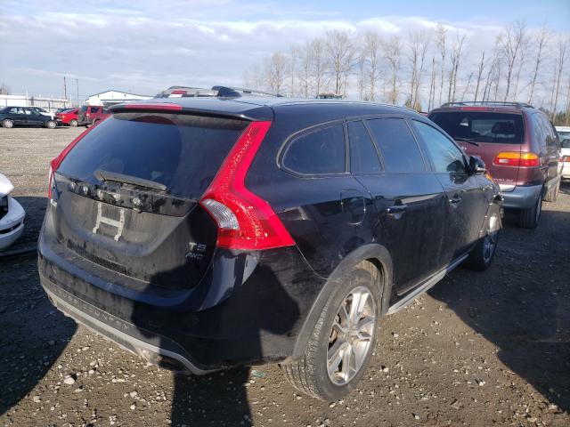 2015 VOLVO V60 CROSS YV4612HM3F1001427