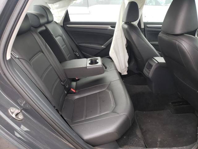 2017 VOLKSWAGEN PASSAT R-L 1VWDT7A32HC018310
