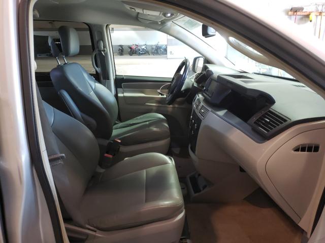 2011 VOLKSWAGEN ROUTAN 2V4RW3DG4BR684211
