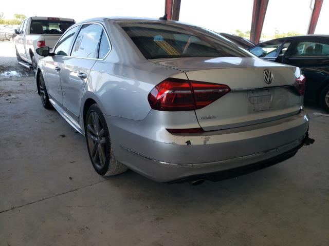 2017 VOLKSWAGEN PASSAT R-L 1VWDT7A32HC038850