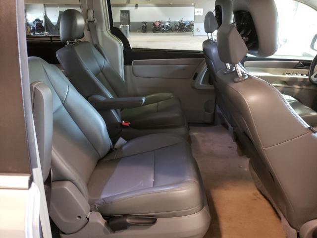 2011 VOLKSWAGEN ROUTAN 2V4RW3DG4BR684211
