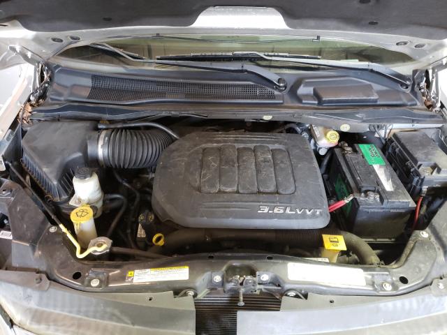2011 VOLKSWAGEN ROUTAN 2V4RW3DG4BR684211