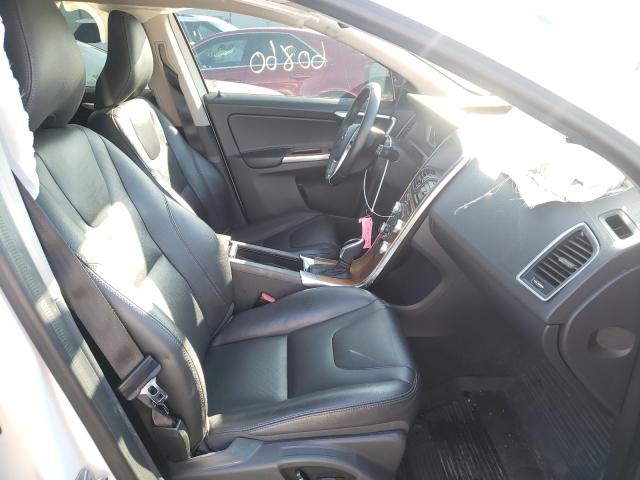 2017 VOLVO XC60 T5 IN YV440MDU6H2125443