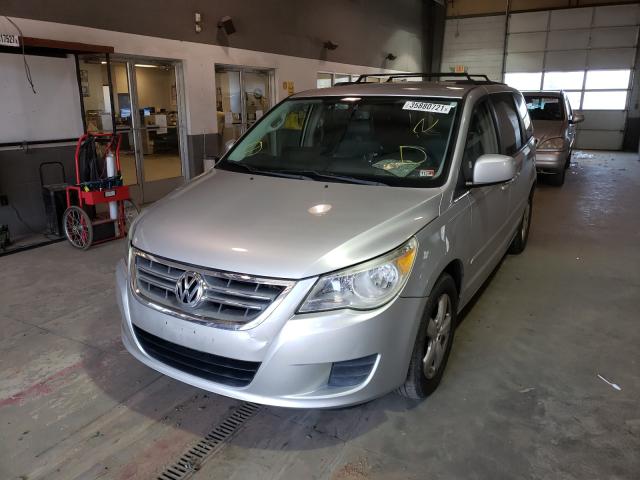 2011 VOLKSWAGEN ROUTAN 2V4RW3DG4BR684211