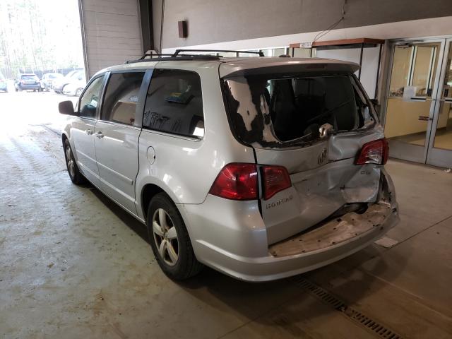 2011 VOLKSWAGEN ROUTAN 2V4RW3DG4BR684211
