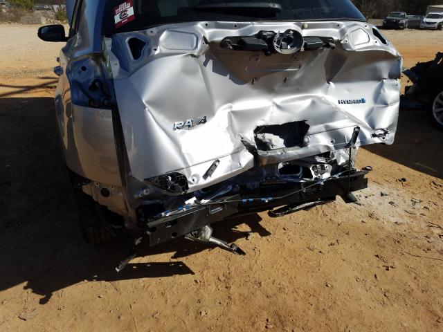 2018 TOYOTA RAV4 HV LE JTMRJREV8JD174714