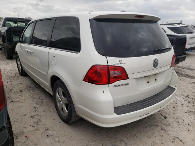 2010 VOLKSWAGEN ROUTAN SE 2V4RW3D17AR407451