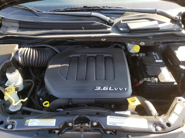 2011 VOLKSWAGEN ROUTAN SE 2V4RW3DG4BR670728