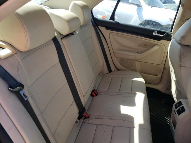 2010 VOLKSWAGEN JETTA WOLF 3VWRJ7AJ2AM070910