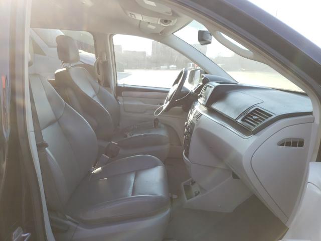 2011 VOLKSWAGEN ROUTAN SE 2V4RW3DG4BR670728