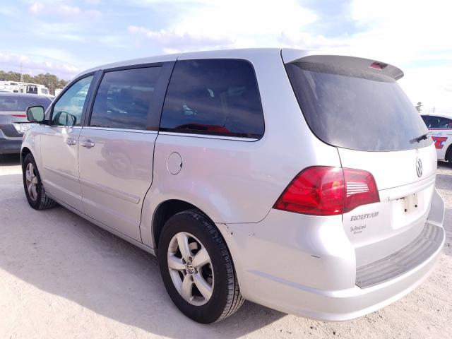2010 VOLKSWAGEN ROUTAN SE 2V4RW3D19AR407760