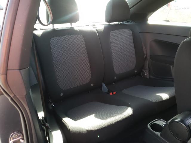 2018 VOLKSWAGEN BEETLE S 3VWFD7AT2JM709539