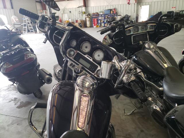 2009 HARLEY-DAVIDSON FLHX 1HD1KB4159Y681959