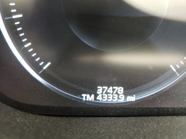 2018 VOLVO XC60 T6 LYVA22RL6JB122745