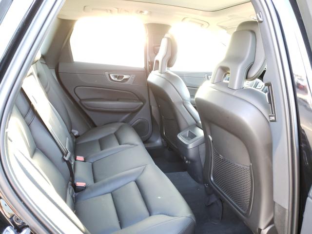 2018 VOLVO XC60 T5 LYV102RK8JB117348