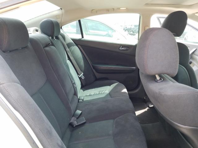 Седани NISSAN MAXIMA 2013 Сріблястий