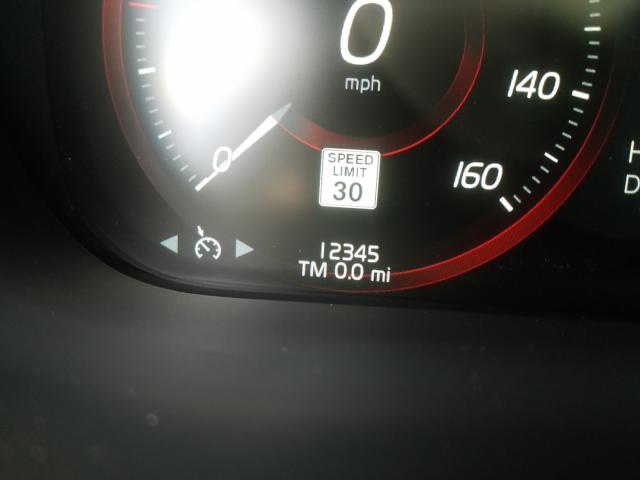 2019 VOLVO XC60 T5 R- LYV102DM8KB371832