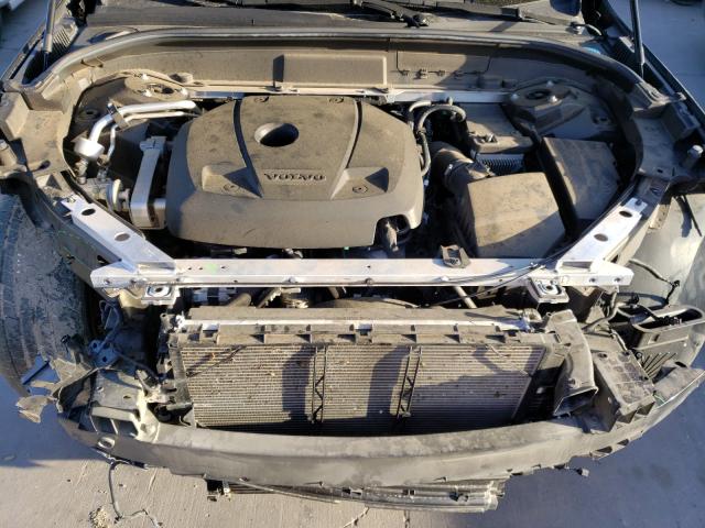 2018 VOLVO XC60 T5 LYV102RK8JB117348