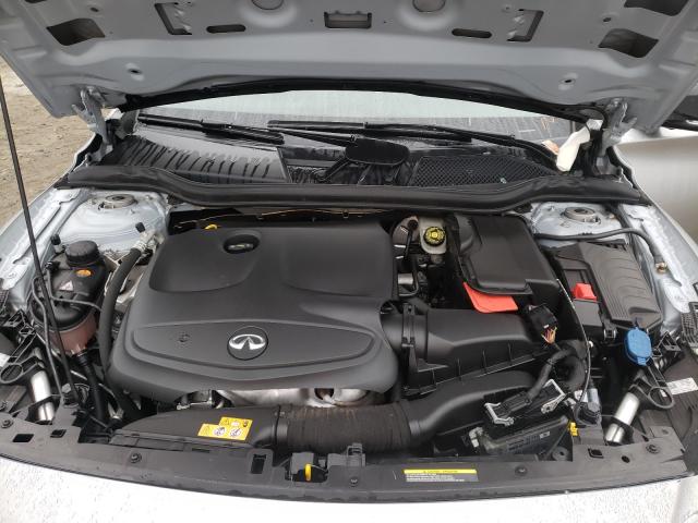 2018 INFINITI QX30 BASE SJKCH5CR5JA057428