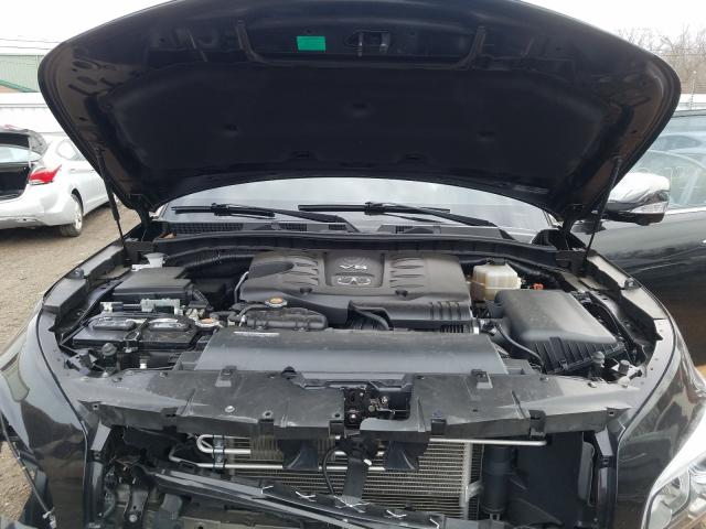2016 INFINITI QX80 JN8AZ2NE0G9121311
