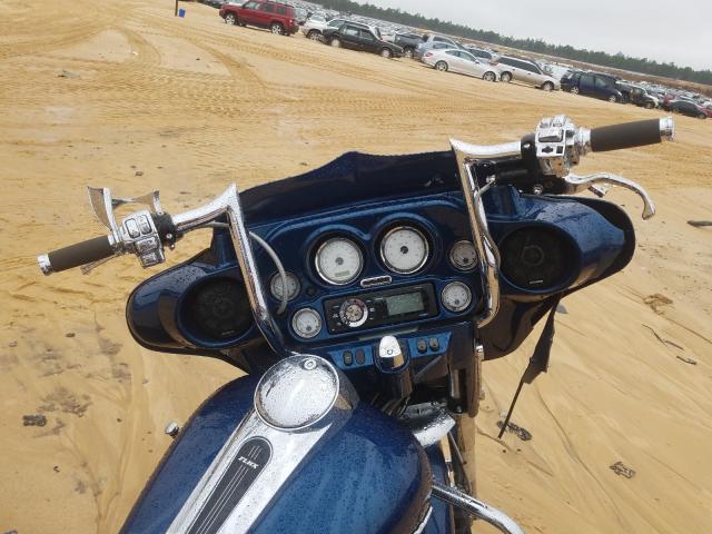2011 HARLEY-DAVIDSON FLHX 1HD1KBM19BB669984