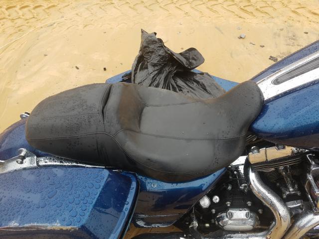 2011 HARLEY-DAVIDSON FLHX 1HD1KBM19BB669984