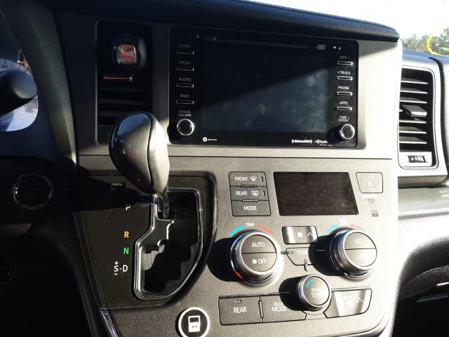 2018 TOYOTA SIENNA SE 5TDXZ3DC8JS944069