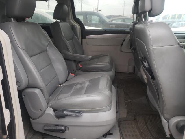 2011 VOLKSWAGEN ROUTAN SEL 2V4RW5DG6BR740712