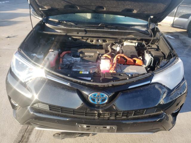 2017 TOYOTA RAV4 HV LE JTMRJREV6HD147652