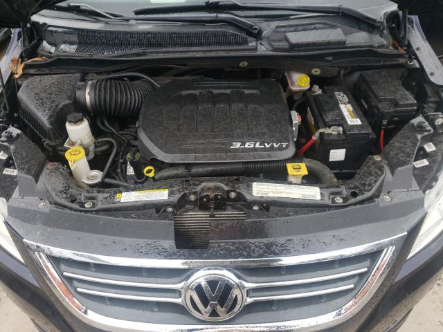 2011 VOLKSWAGEN ROUTAN SEL 2V4RW5DG6BR740712