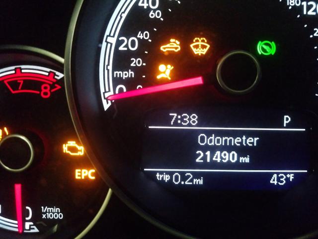 2018 VOLKSWAGEN BEETLE S 3VW5DAAT2JM516705