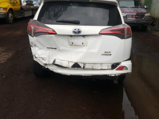 2017 TOYOTA RAV4 HV LE JTMRJREV7HD072184